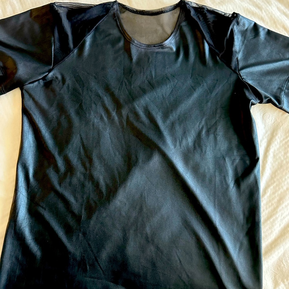 Men’s faux leather/mesh T-shirt